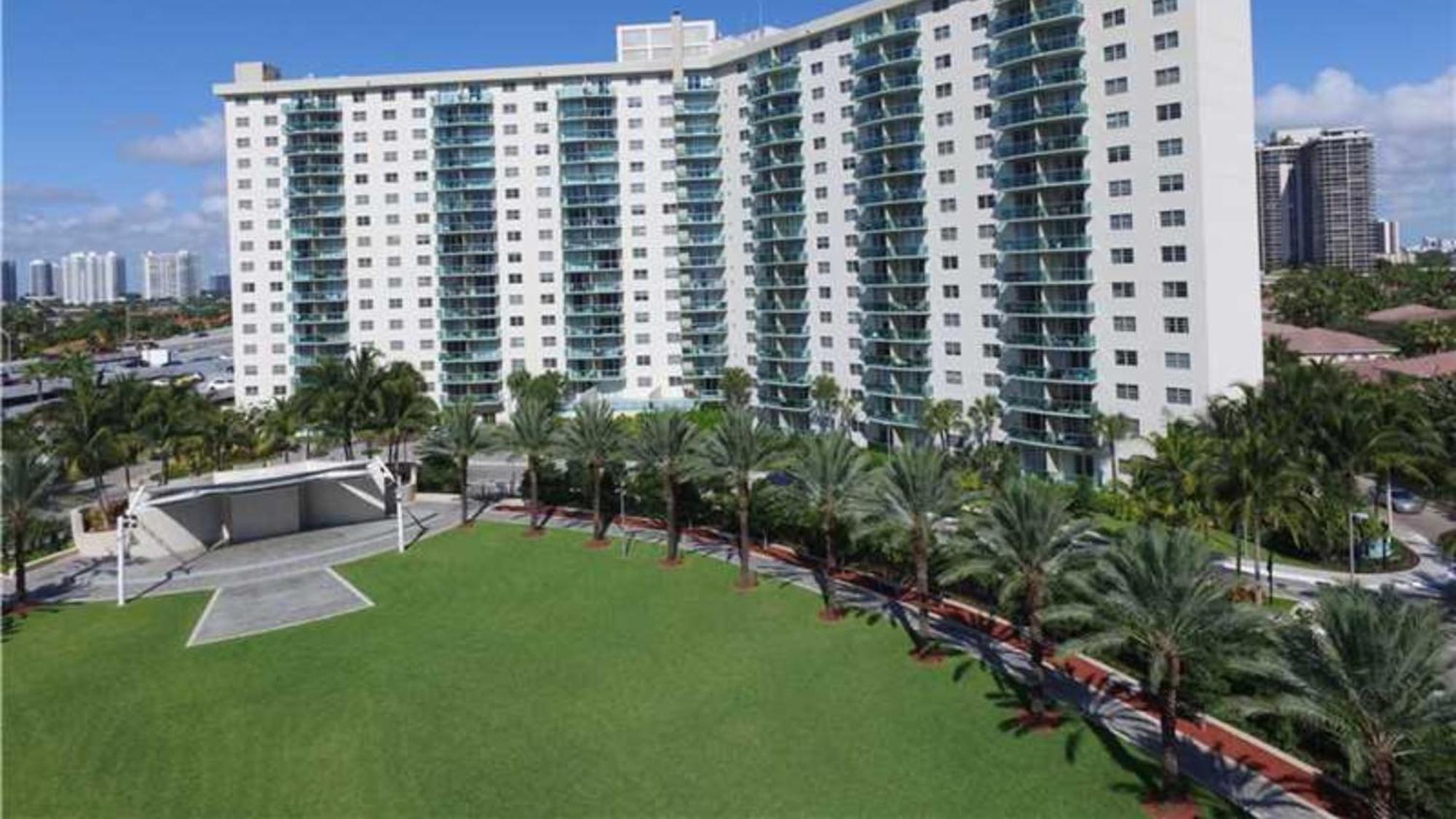 Cozy Ocean Views Condo With Pool & Tennis Court Sunny Isles Beach Exterior foto